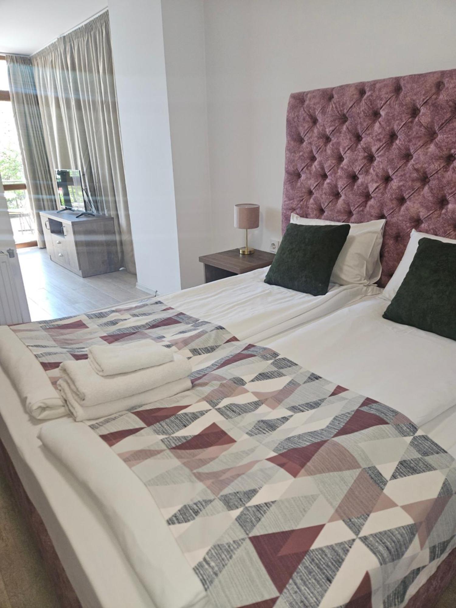 Priyateli - Friends Hotel เวลีคอเทอร์โนโว ภายนอก รูปภาพ
