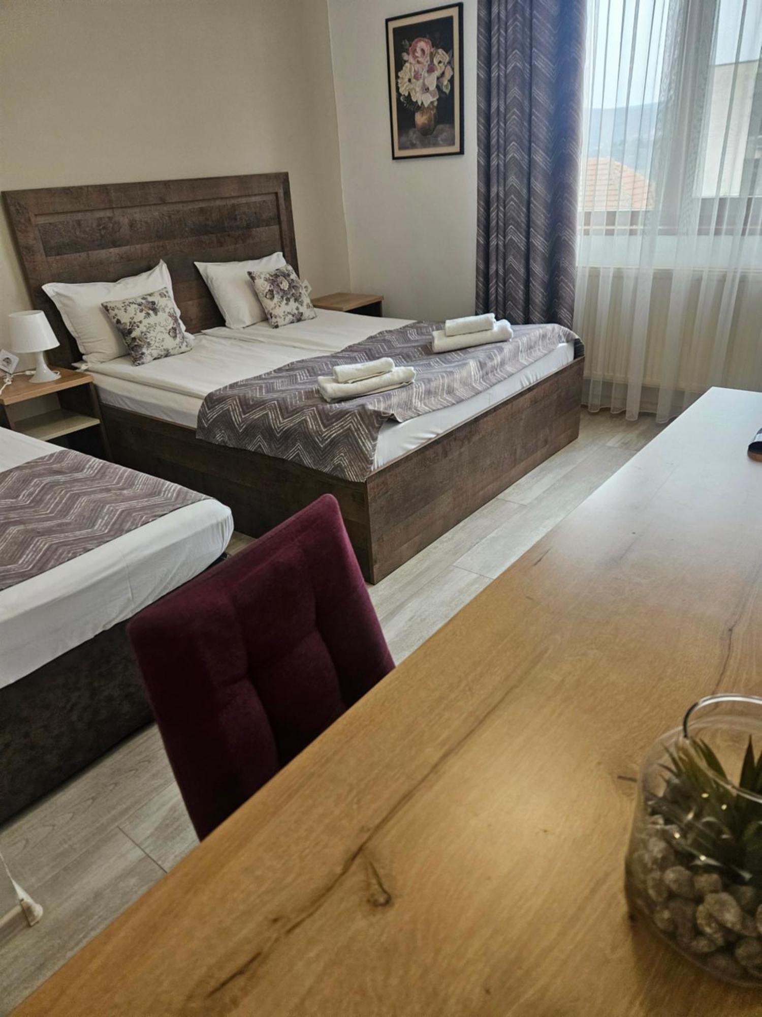 Priyateli - Friends Hotel เวลีคอเทอร์โนโว ห้อง รูปภาพ